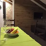 Apartament Lukadora *